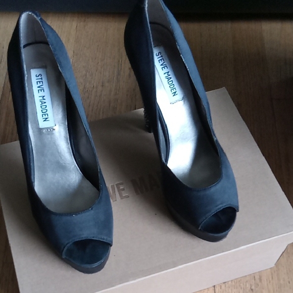 Steve Madden Shoes - Steve Madden Black Peep-Toe Heels Elegant High Pumps